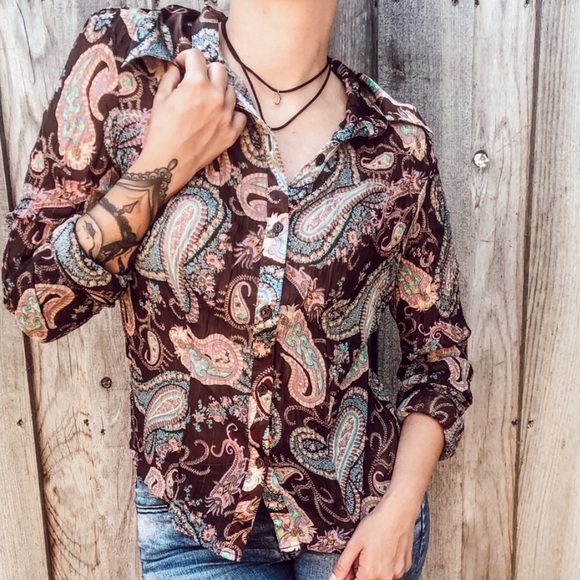 No Boundaries Paisley Blouse - Picture 2 of 11